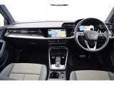 Audiのインテリアはエクステリア同様、優れたデザイン性とクオリティ、そして機能性を兼ね備えております。