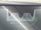 【スマートアシスト】走行中に前方の車両等を認識し、衝突しそうな時は警報とブレーキで衝突回避と被害軽減をアシスト。より安全にドライブをお楽しみいただけます。
