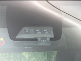 【トヨタセーフティセンス】走行中に前方の車両等を認識し、衝突しそうな時は警報とブレーキで衝突回避と被害軽減をアシスト。より安全にドライブをお楽しみいただけます。