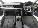 Audiのインテリアはエクステリア同様、優れたデザイン性とクオリティ、そして機能性を兼ね備えております。