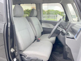運転席シート廻りは使用感も少なく、良好な状態となっています。丁寧に使われていたことがよくわかりますね。