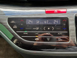 【左右独立温度コントロール式フルオートエアコン(DUAL/SYNC)】運転席側と助手席側でそれぞれ自由に温度設定ができ、快適な風量やモードなどを自動調整します!