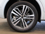 アルミホイール 5セグメントスポークデザイン コントラストグレー ポリッシュト 8Jx20 255/45R20/ダンピングコントロールサスペンション