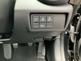 【パーキングセンサー】障害物などが車両に近づいた際に、音と画面表示にてお知らせしてくれます。警告音も段階的に鳴ってくれるので、どのくらいの近さなのか感覚的に察知することが出来ます♪