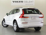 良質なスカンジナビアンデザインに全身を包まれたXC60には、控えめながら自信に満ちた、歴然とした美しさが備わっています。伝統のテールランプデザインは、変わらず安全へのこだわりが見てとれます。