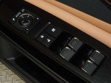 電動格納式ドアミラー・パワーウインドウを装備してます。