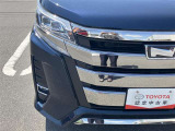 LEDヘッドライトです。デザイン性がよくとても明るいので、夜間の走行や悪天候でも安心です。しかも長寿命!