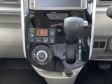 【 オートエアコン 】車内温度を感知して自動で温度調整をしてくれるのでいつでも快適な車内空間を創り上げます!//