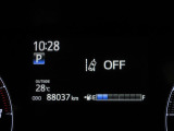 運転席のメータパネル類は常に視界に入る場所ですので、大事なチェックポイントです。ぜひ実際にご乗車ください。