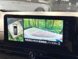 【アラウンドビューモニター】専用のカメラにより、上から見下ろしたような視点で360度クルマの周囲を確認することができます☆死角部分も確認しやすく、狭い場所での切り返しや駐車もスムーズに行えます。