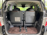 普段のお買い物や通勤、送迎等に十分な荷室スペースを確保しております。3列目シートを倒すと、大きな荷物の積載も可能です♪