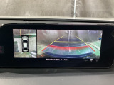 狭い場所での駐車やすれ違いなどでより的確な運転操作に役立つ360°ビューモニターが装備されています。