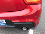 リヤバンパーに4つの超音波センサーを内蔵し、車両後方にある障害物を検知。透明なガラスなども検知でき、コンビニの駐車場などでの衝突回避をサポートします☆