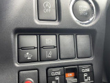 【レーンディパーチャーアラート(LDA)】クルマが車線または走路から逸脱する可能性がある場合に、ブザーまたはハンドルの振動により注意をうながします。機能には限界があるためご注意ください。