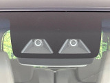 【スマートアシスト】走行中に前方の車両等を認識し、衝突しそうな時は警報とブレーキで衝突回避と被害軽減をアシスト。より安全にドライブをお楽しみいただけます。
