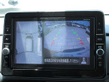 バックガイドモニターで、後方を確認しながら安心して駐車することができます。運転初心者も熟練者も必須の機能ですよ!
