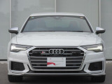 《認定中古車納車前点検100項目・高度な訓練・教育を受けたアウディ専任メカニックが、100項目に及ぶ精密な点検を実施いたします。》