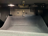 グローブボックス内にETC車載器を搭載しております。