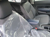 届出済未使用車ですので内装もキレイです♪ また、シートカバーの取付等も承ってましたのでお気軽にご相談ください♪