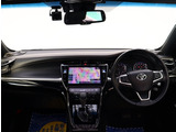お車選びをお楽しみ頂けるよう、在庫車の展示スペースを十分に確保しております。
