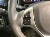 ステアリングにオーディオ操作スイッチが付いています。オーディオ画面に直接タッチしなくても操作が出来ますので、運転に集中できます。