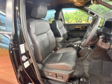 運転席シート廻りは使用感も少なく、良好な状態となっています。丁寧に使われていたことがよくわかりますね。