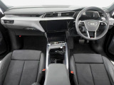 Audiのインテリアはエクステリア同様、優れたデザイン性とクオリティ、そして機能性を兼ね備えております。