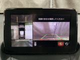 狭い場所での駐車やすれ違いなどでより的確な運転操作に役立つ360°ビューモニターが装備されています。