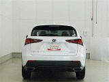 TOYOTA認定中古車とは 【1】まるごとクリーニング【2】車両検査証明書【3】ロングラン保証 この『3つの安心』をセットにした中古車のブランドになります。