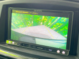 【バックカメラ】駐車時に後方がリアルタイム映像で確認できます。大型商業施設や立体駐車場での駐車時や、夜間のバック時に大活躍!運転スキルに関わらず、今や必須となった装備のひとつです!