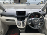 広々とした駐車場をご用意しておりますので、運転が苦手な方でもご安心ください。また、大型の屋根がございますので、雨に濡れることなくご移動できます。