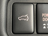 【パワーバックドア】スマートキーや運転席のボタンを押すだけでリアゲートが自動で開閉します!荷物を持っている時や、高い位置にあるバックドアを閉める際に便利な機能です♪