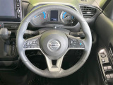 【純正革巻きステアリング】上質な革を使用することで、手にしっかり馴染みとても運転しやすいハンドルです♪