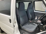 【運転席&助手席シートヒーター】背面と座面、両方から体を直接温めるので、冬場でも快適に運転ができます!
