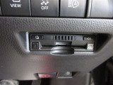 ビルトインタイプのETCで車内の収まりもスッキリ! 高速を使う方は必須のオプションですね!