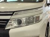 LEDヘッドライトは、点灯の瞬間から最大光量を発揮し、突然暗くなるトンネルなどでの安定感を高めます。