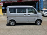 当社は輸入車・国産車の正規ディーラーも運営しており、指定整備工場・認証工場を取得しております。納車前、納車後の点検・車検もお任せください!