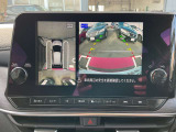 クルマを上から見下ろした状態で表示するアラウンドビューモニター付き。さらにMOD(移動物 検知)機能により、周囲の移動物を検知しディスプレイ表示とブザーで注意を促します。