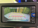 【バックカメラ】駐車時に後方がリアルタイム映像で確認できます。大型商業施設や立体駐車場での駐車時や、夜間のバック時に大活躍!運転スキルに関わらず、今や必須となった装備のひとつです!