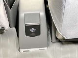 メーカーオプション★アクセサリーコンセント付き!“走る蓄電池”として、どこでも家電製品を使えます!