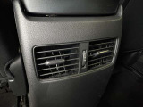 後席にもエアコンがあるので乗車する全ての人が快適に過ごせます!!