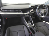 Audiのインテリアはエクステリア同様、優れたデザイン性とクオリティ、そして機能性を兼ね備えております。