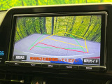 【バックカメラ】駐車時に後方がリアルタイム映像で確認できます。大型商業施設や立体駐車場での駐車時や、夜間のバック時に大活躍!運転スキルに関わらず、今や必須となった装備のひとつです!
