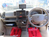 運転席から見た俯瞰図です!ドライバーが操作しやすいよう配置されています♪