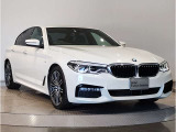 【BMWの伝統-2】時代を超える美しさ。磨き抜かれたエアロダイナミクスが瞳を奪う。一目で伝わるスポーティーなプロポーションは、BMWの走行性能を生み出すのに欠かせない要因の一つです。