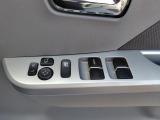 運転席側ドアのパワーウィンドウスイッチです。