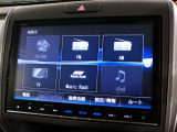 CD、DVD、Bluetooth、AM、FM、スマートフォン接続ができます。