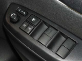 電動格納式ドアミラー・パワーウインドウを装備してます。