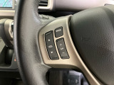 ★ステアリングにはオーディオコントロールスイッチが付いていますので、目線を正面から外すことが無く、また、ステアリングから手を離さずにオーディオ操作ができます.