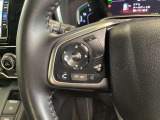 ステアリングスイッチがついていますので、オーディオのチャンネル変更、ボリューム、ジャンル変更が操作可能です。ハンドルから手を離さず安全に操作できます。